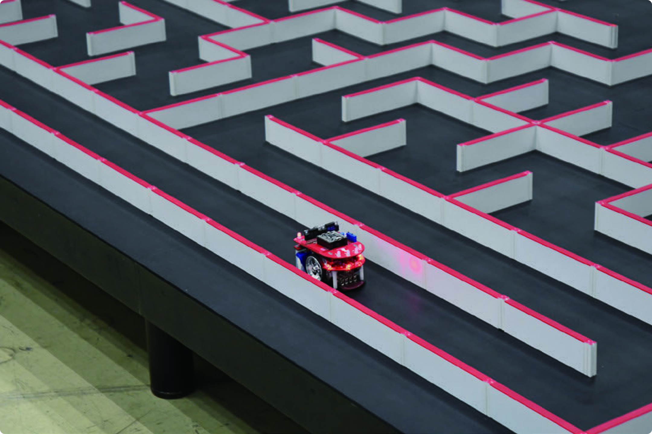 受賞ロボットの画像