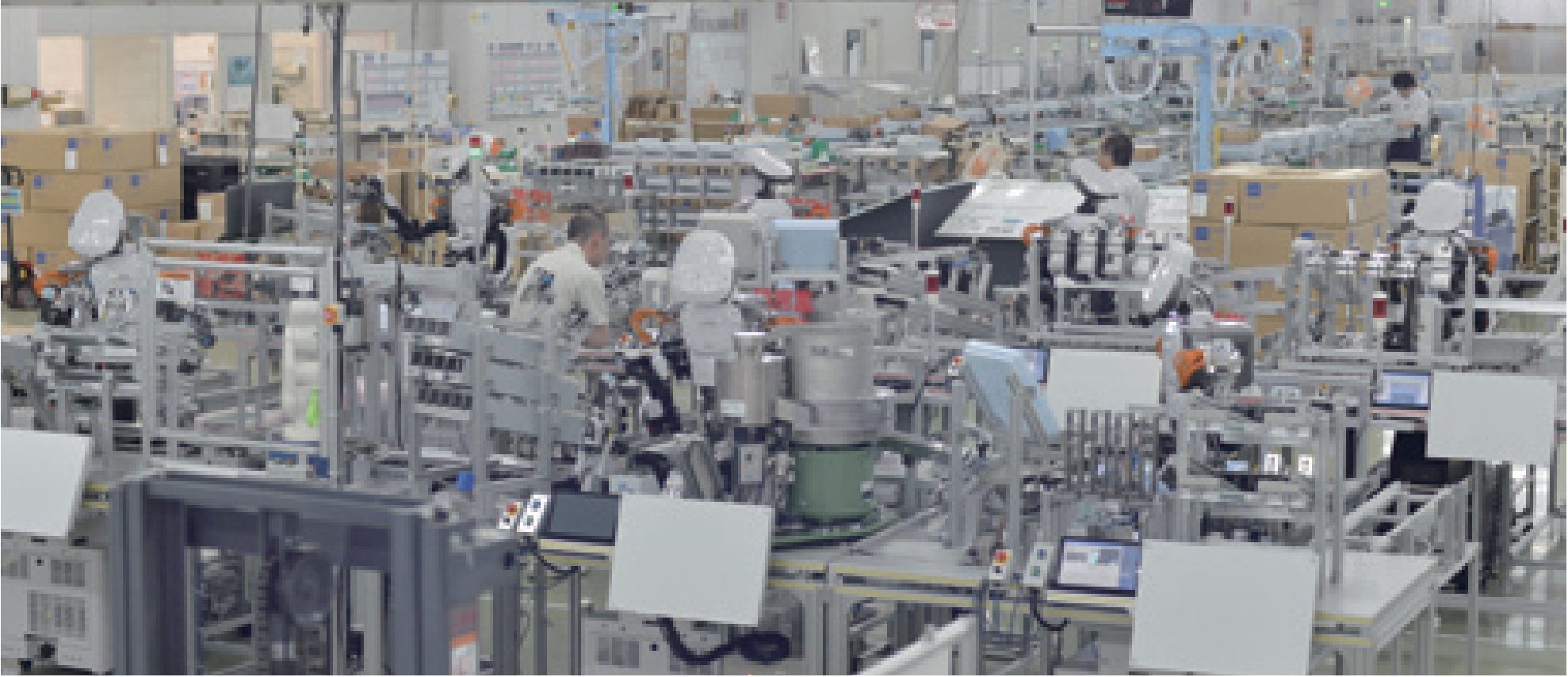 クロスマーク貼付による三次元位置の認識技術 NEXTAGE7台によって構築された新しい組立ライン