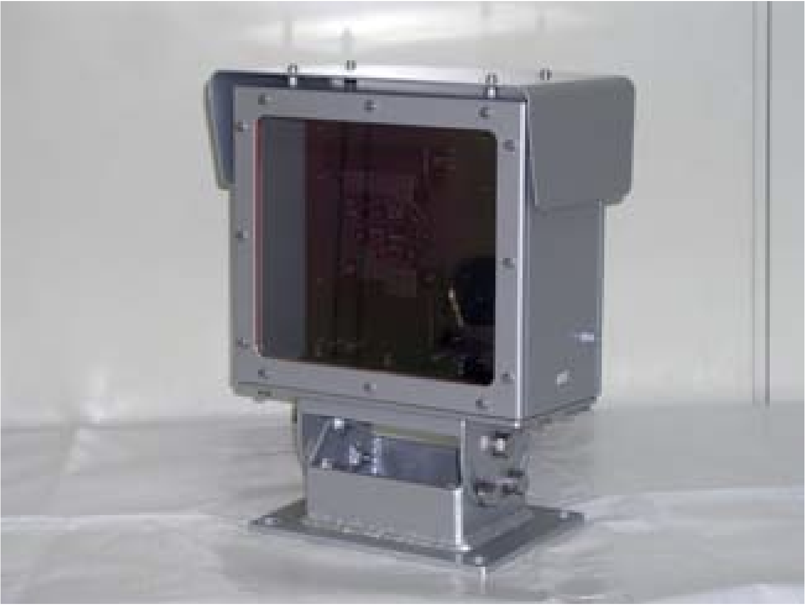 特殊部隊を支援する無線遠隔操作の消防ロボット